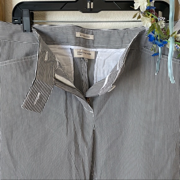 NWT Jones NY Stripe Capri Pant - Picture 7 of 10